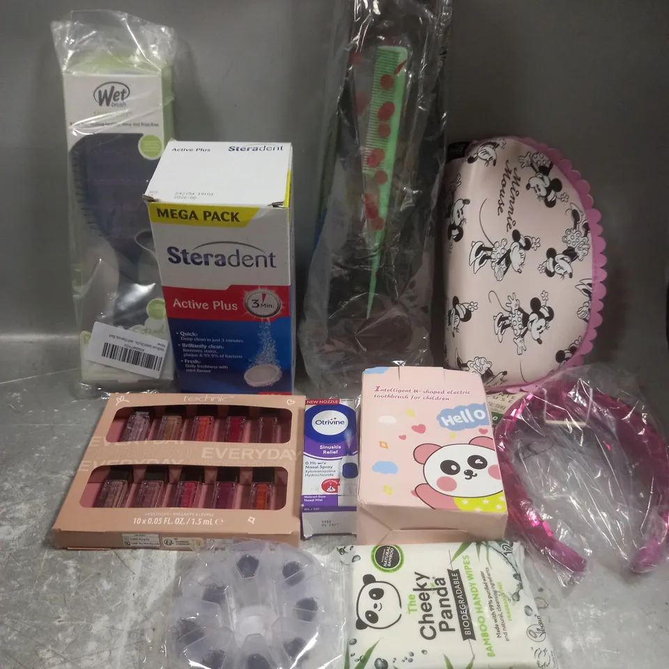 APPROX 15 ASSORTED BEAUTY PRODUCTS TO INCLUDE STERADENT TABLETS, SINUSITIS RELIEF, BAMBOO HANDY WIPES, ETC 