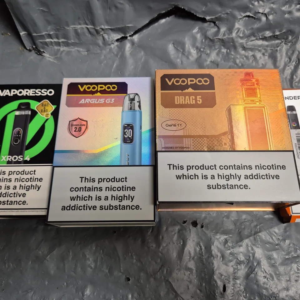 APPROXIMATELY 15 ASSORTED E-CIGARETTE PRODUCTS TO INCLUDE - VAPORESSO, VOOPOO, SONDER ETC 