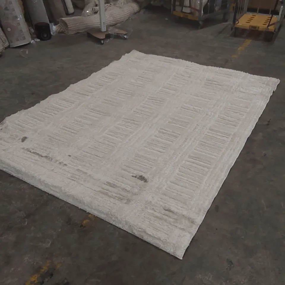 QUALITY DESIGNER AREA RUG - APPROXIMATELY 270 x 195cm