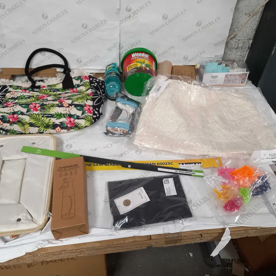 LOT OF APPROXIMATELY 20 HOUSEHOLD GOODS TO INCLUDE AHOUGER OIL SPRAY BOTTLE, WEEDOL ROOTKILLP LUS, AND SKY HDMI BOX SET ETC.