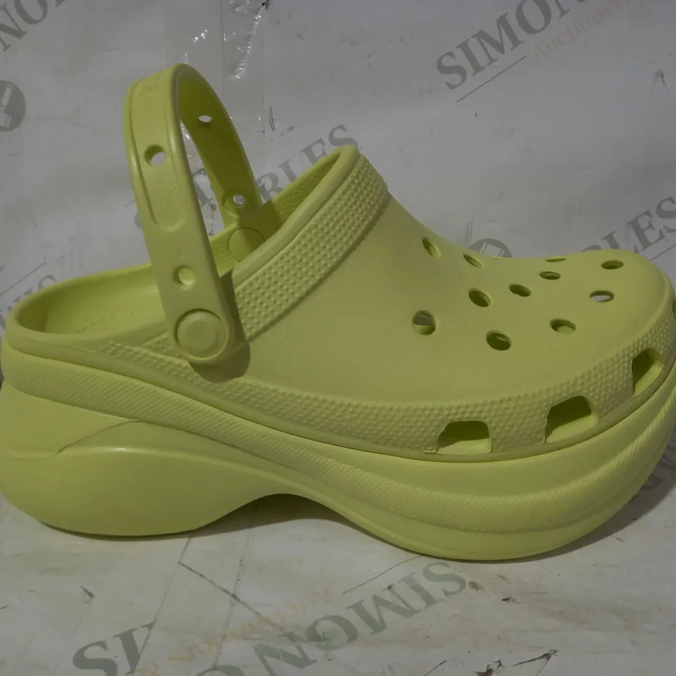 BOXED PAIR OF CROCS PLATFORM SHOES IN LIME GREEN SIZE W9