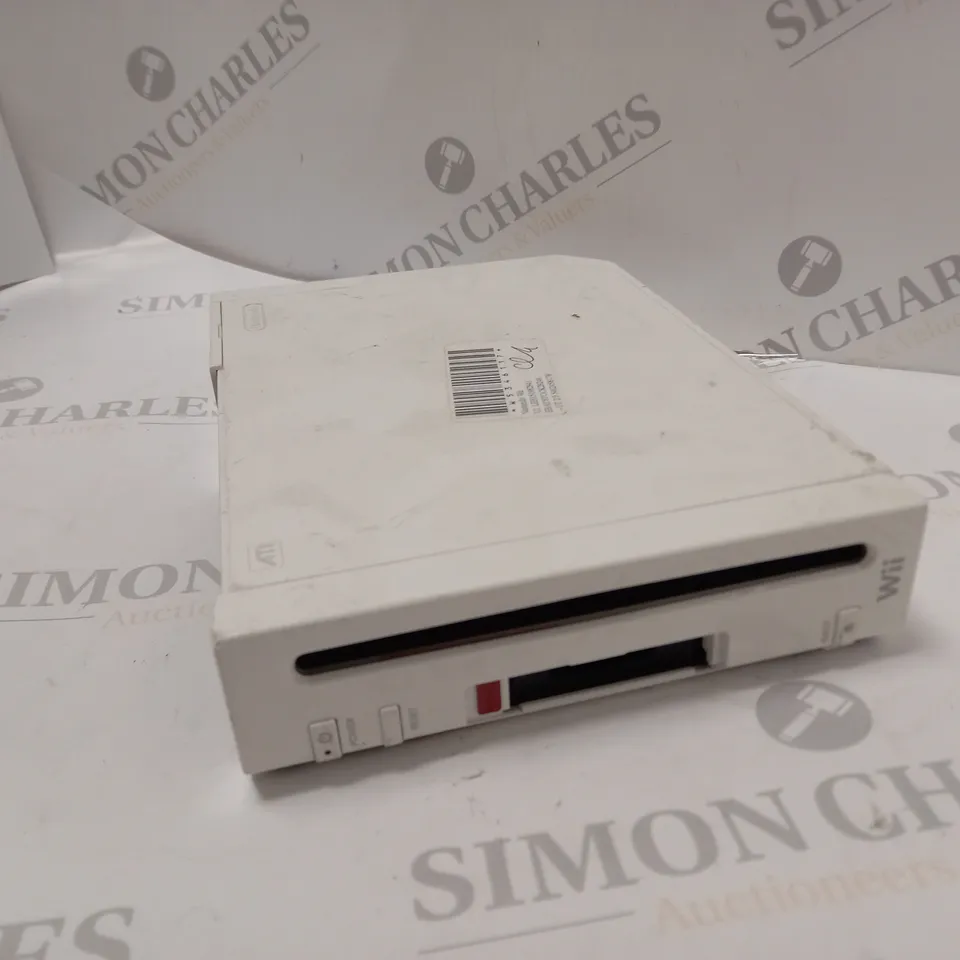 NINTENDO WII GAMES CONSOLE IN WHITE