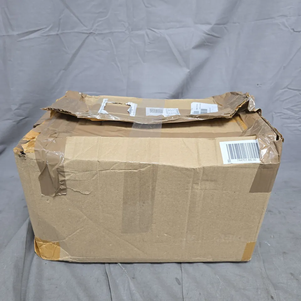 SHARK CRYOGLOW LED MASK WITH CHARGING STAND