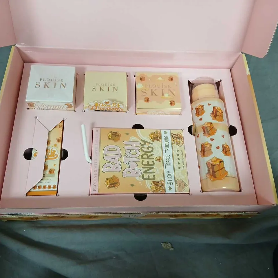BOXED PLOUISE X LACEY IN A STICKY SITUATION WITH MY BESTIE GIFT SET