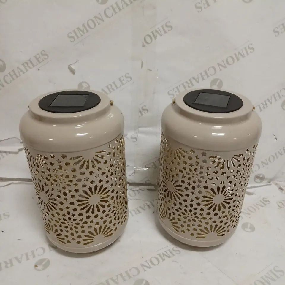 GARDEN REFLECTIONS SET OF 2 PATTERNED SOLAR LANTERNS, FLOWER