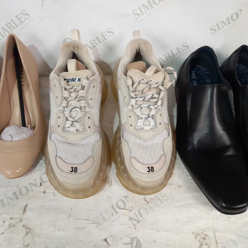 BOX OF APPROXIMATELY 15 ASSORTED PAIRS OF SHOES AND FOOTWEAR ITEMS IN VARIOUS STYLES AND SIZES TO INCLUDE BALENCIAGA, NEXT, WALLIS, ETC