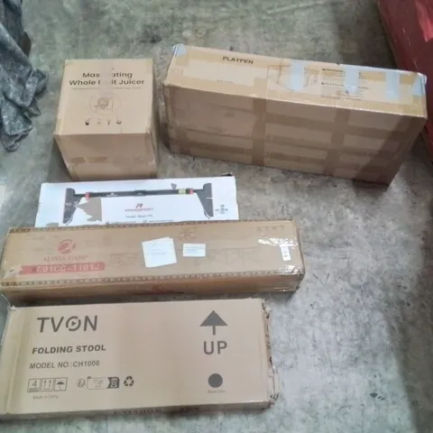 PALLET OF ASSORTED ITEMS TO INCLUDE: MASTICATING WHOLE FRUIT JUICER, PLAYPEN, FOLDING STOOL, CAMPING BED, PULL-UP BAR ECT