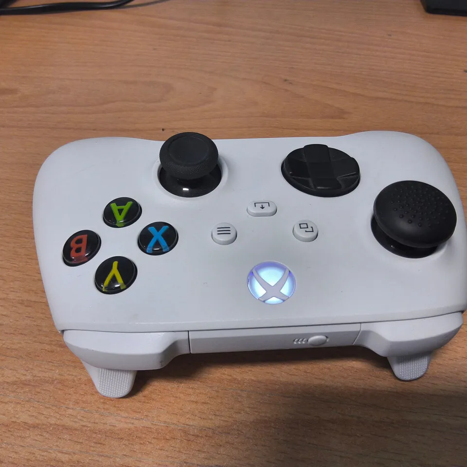 BOXED XBOX ONE 500GB DISC EDITION CONSOLE WITH CONTROLLER 