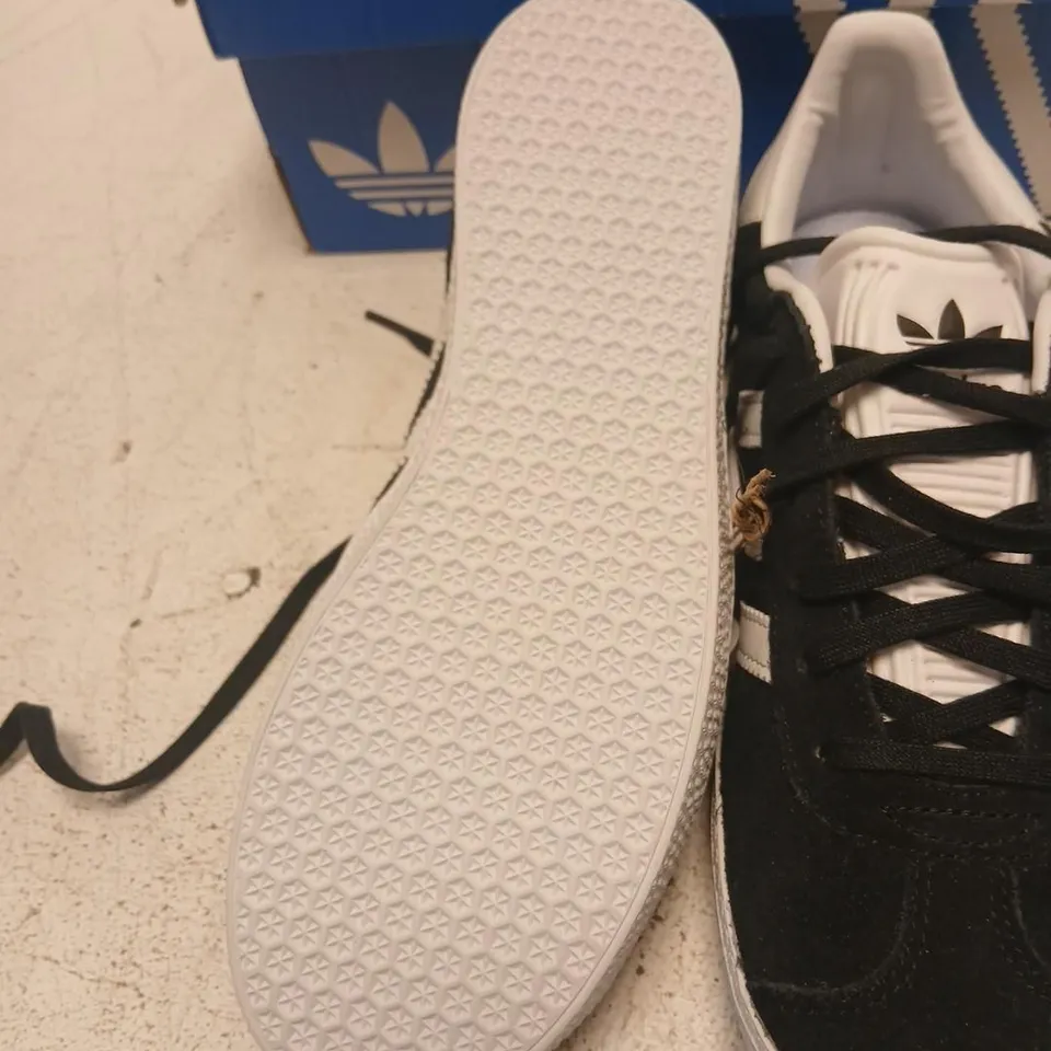 ADIDAS GAZELLE TRAINERS – BLACK WITH WHITE STRIPES, UK 5
