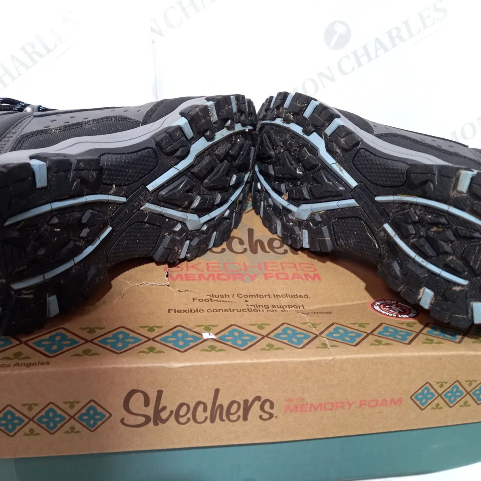 BOXED PAIR OF SKECHERS CHARCOAL HIKER BOOTS  - SIZE 6