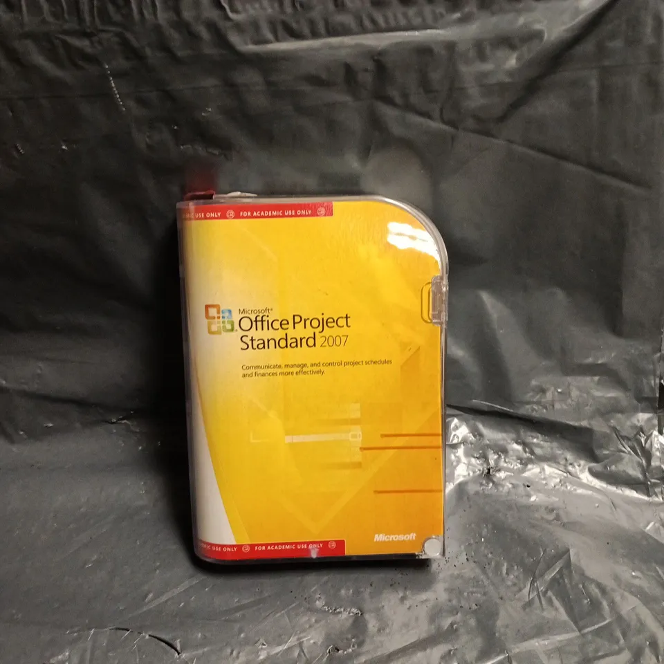 BOX OF APPROXIMATELY 15 ASSORTED ELECTRICAL ITEMS TO INCLUDE: PLUSNET ROUTER AND MICROSOFT OFFICE DOWNLOAD