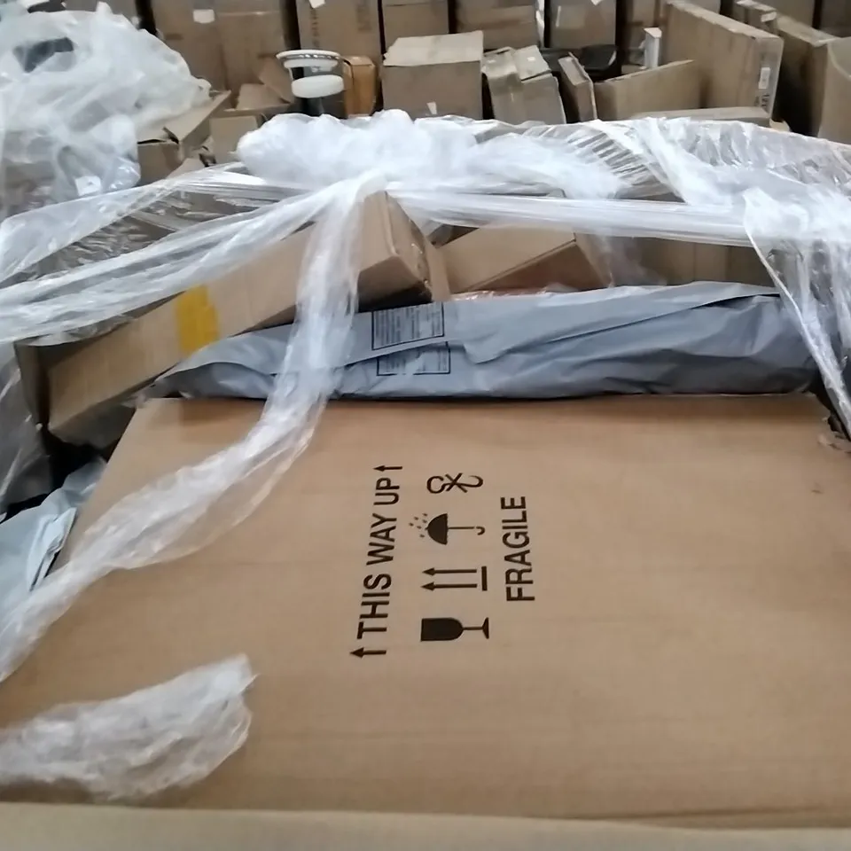 PALLET OF ASSORTED ITEMS INCLUDING KUYAL FLOOR FAN, HUANUO LAP DESK, MOVTOTOP POP-UP BEACH TENT, KARY LED DESK LAMP, LA VIE VERT 
