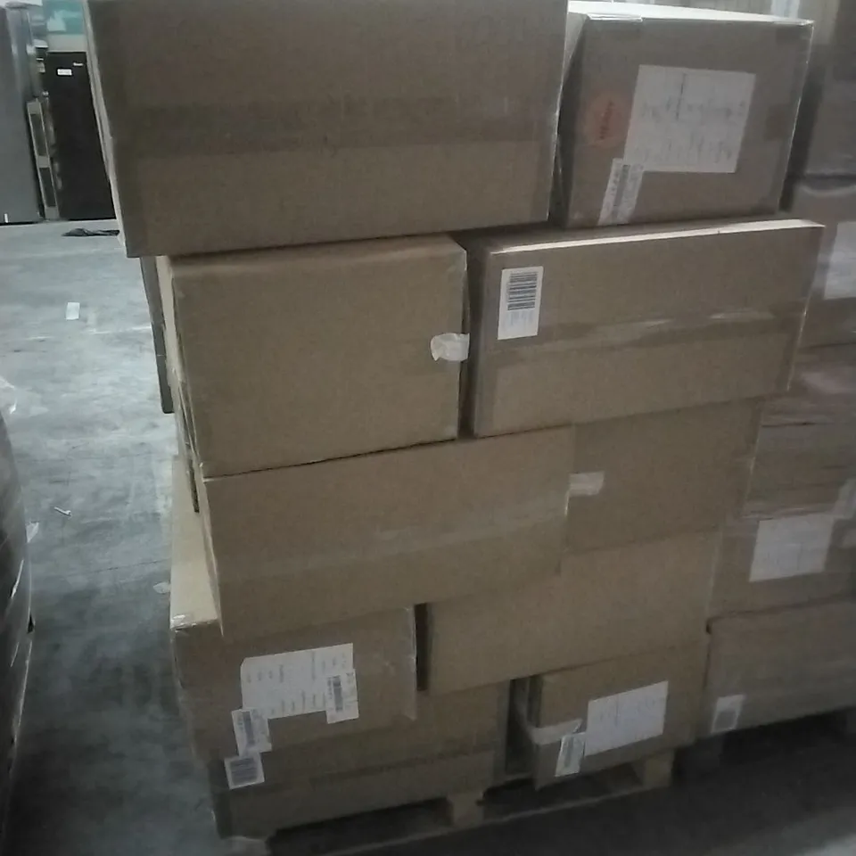 A PALLET TO CONTAIN APPROXIMATELY 100 WOMENS DESIGNER CLOTHES WHICH INCLUDE; SNUGGLE TOPS, LOUNGE WEAR ETC