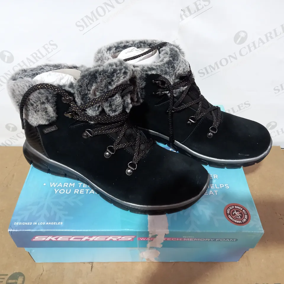 BOXED PAIR OF SKECHERS BOOTS- SIZE 8