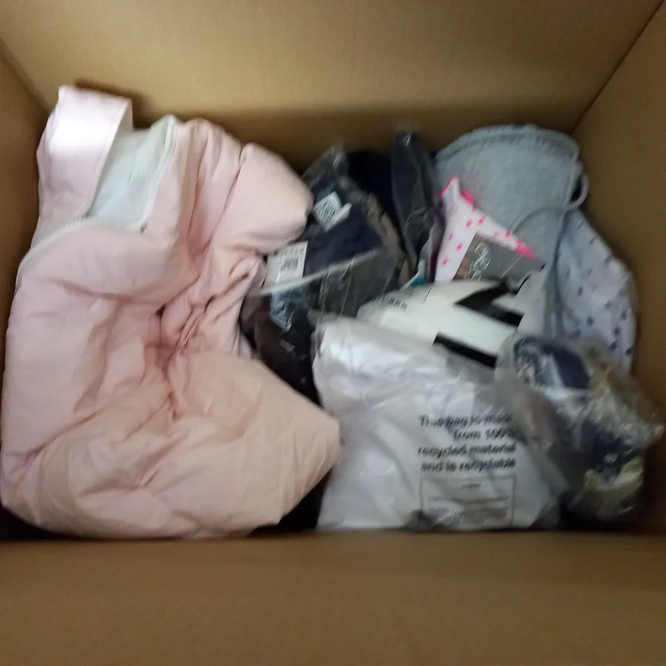 LARGE QUANTITY OF ASSORTED CLOTHING ITEMS TO INCLUDE MANTARAY AND SHEIN