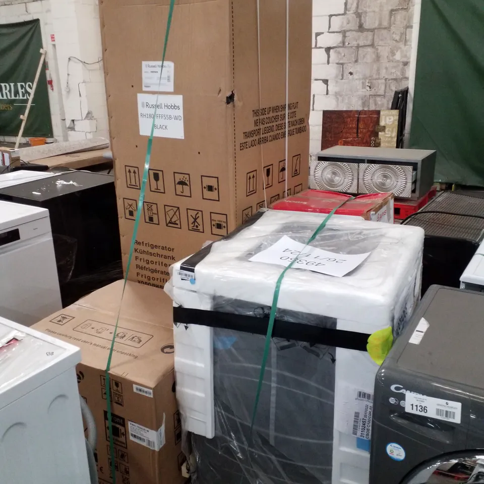 PALLET CONTAINING APPROXIMATELY 4 RAW ELECTRICAL ITEMS TO INCLUDE: