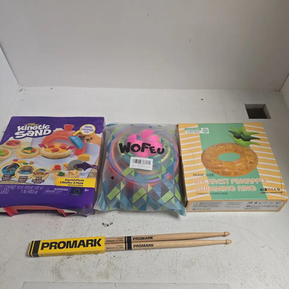 BOX OF APPROXIMATELY 15 ASSORTED ITEMS INCLUDING A BACKREST PINEAPPLE SWIMMING RING, WOFEU RING TOSS GAME AND PRO MARK HICKORY REBOUND 7A LONG DRUMSTICKS