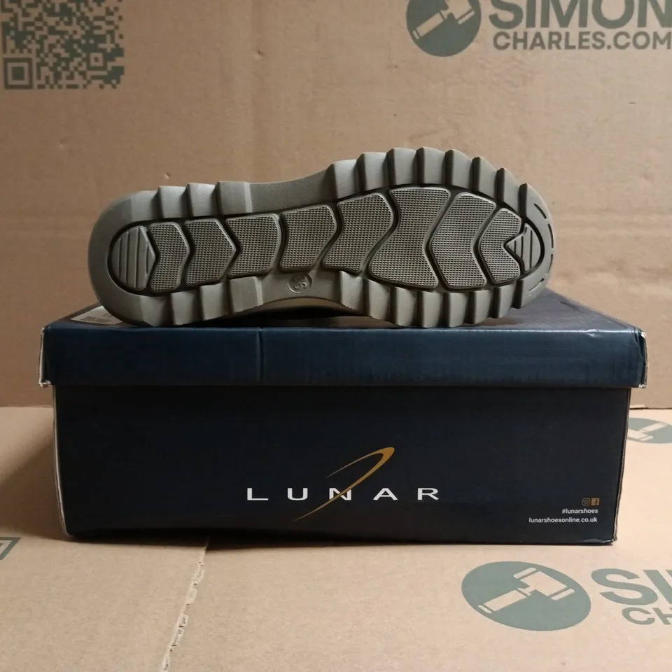 BOXED PAIR OF LUNAR ANKLE BOOTS IN MID BLUE SIZE UK 3