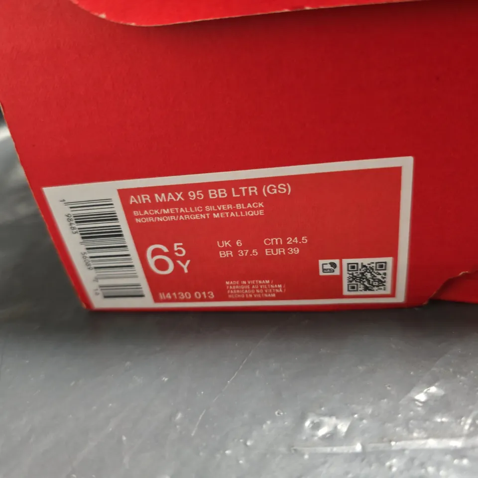 NIKE AIR MAX 95 BB LTR (GS) SNEAKERS – BLACK/METALLIC SILVER, UK 6 (EU 39)