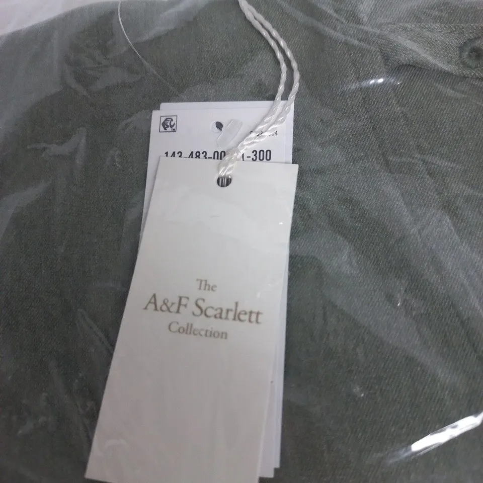 BAGGED ABERCROMBIE AND FITCH SCARLETT COLLECTION - SKIRT - SIZE M