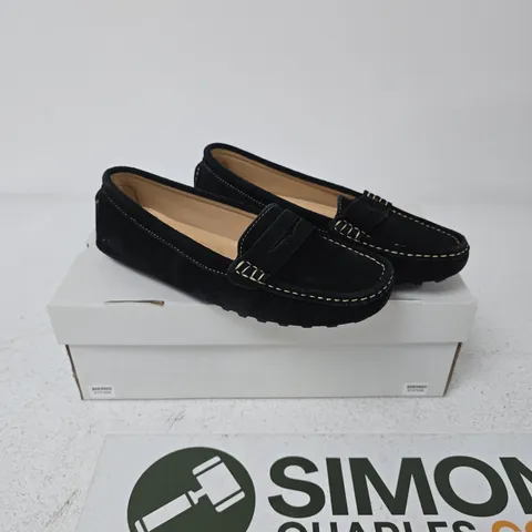 DOWN TO EARTH WOMEN'S BLACK SUEDE LOAFERS, UK 6 