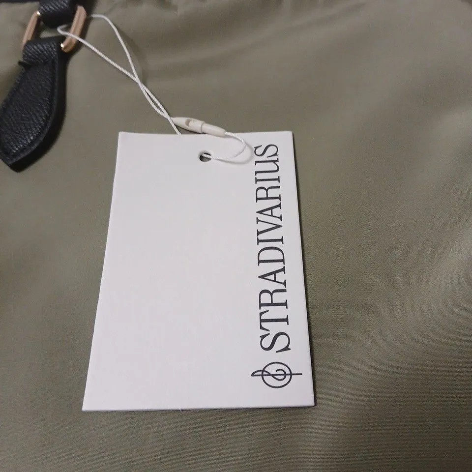 STRADIVARIUS SAGE HANDBAG WITH BLACK HANDLES – TAG ATTACHED