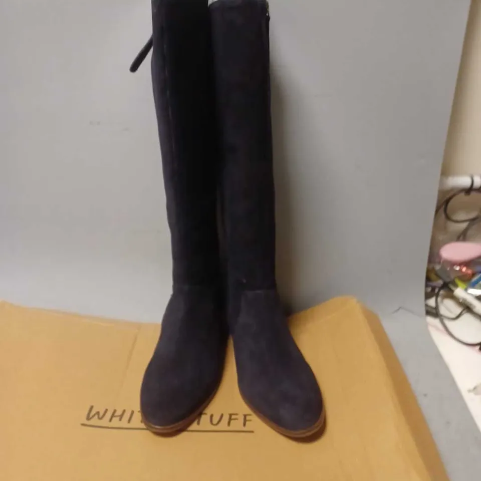 BOXED PAIR OF WHITE STUFF KNEE LENGTH BOOTS IN NAVY - 5.5