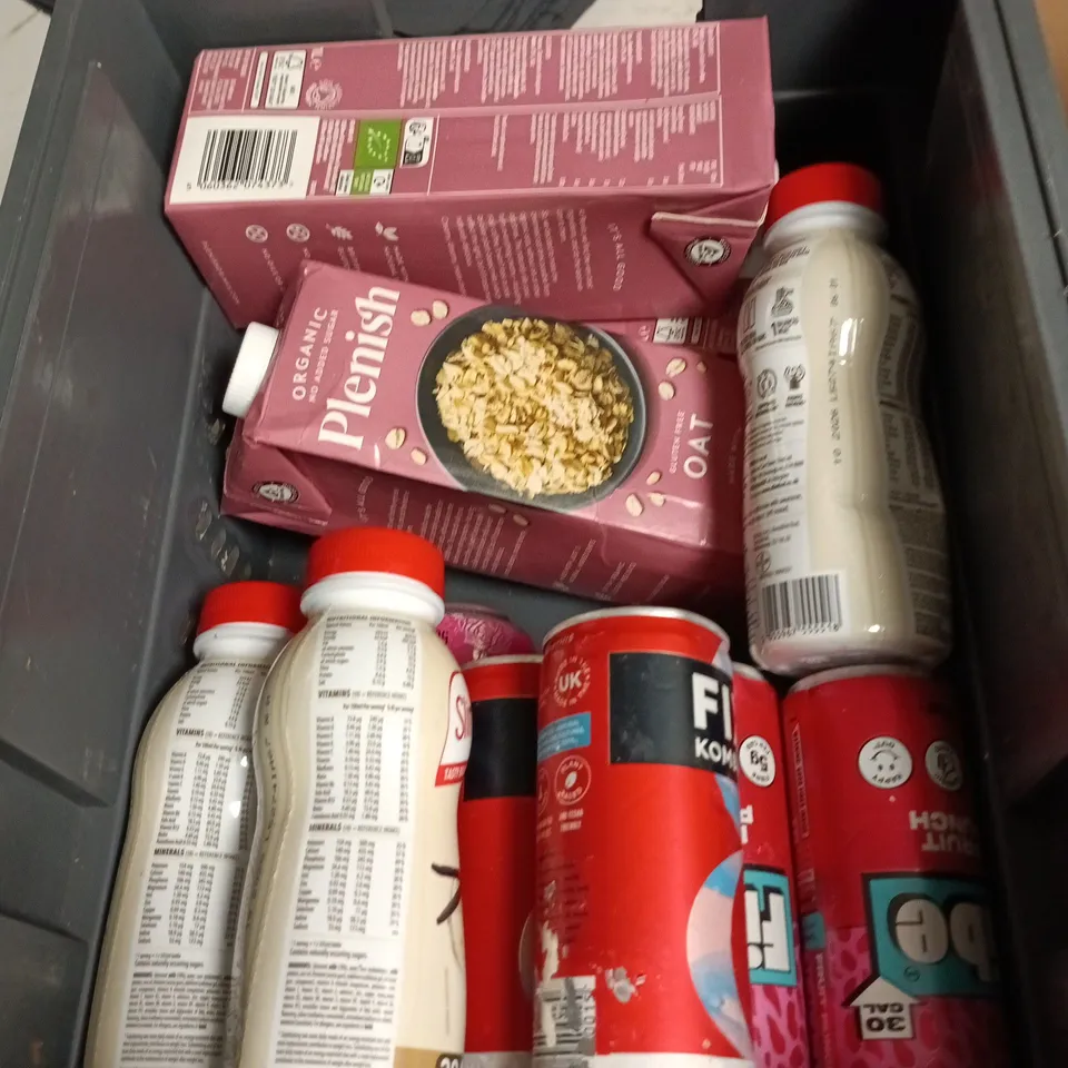APPROXIMATELY 12 ASSORTED DRINKS ITEMS TO INCLUDE - SLIMFAST - RAW ENERGY AND MOMA OAT DRINK