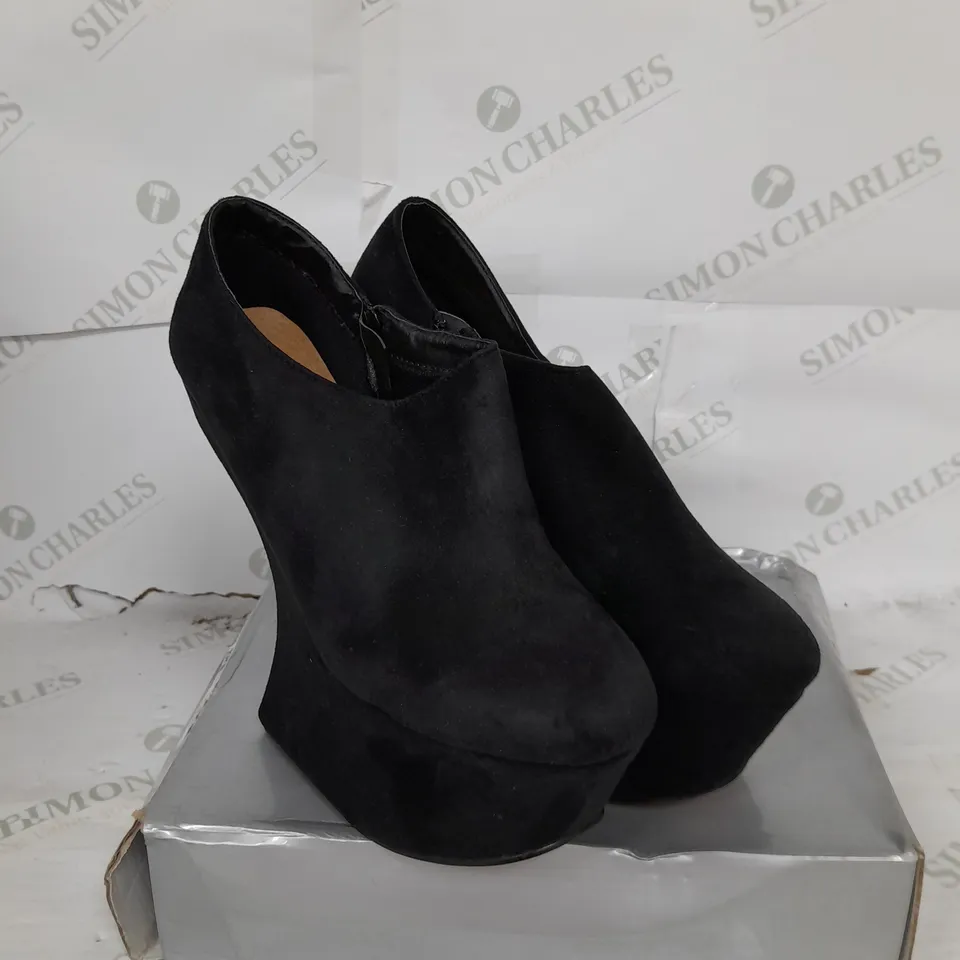 BOXED PAIR OF CASANDRA PLATFORM ANKLE HEEL IN BLACK SUEDE WITH SILVER STUDS SIZE 6