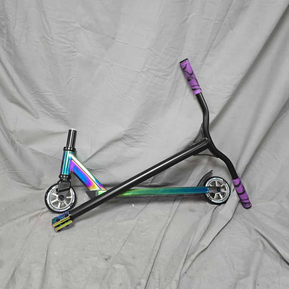 STUNTED NEO-MORPH STUNT SCOOTER
