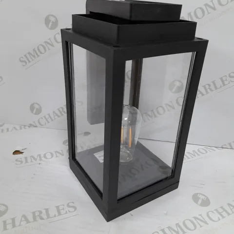 OUTDOOR LANTERN IN BLACK