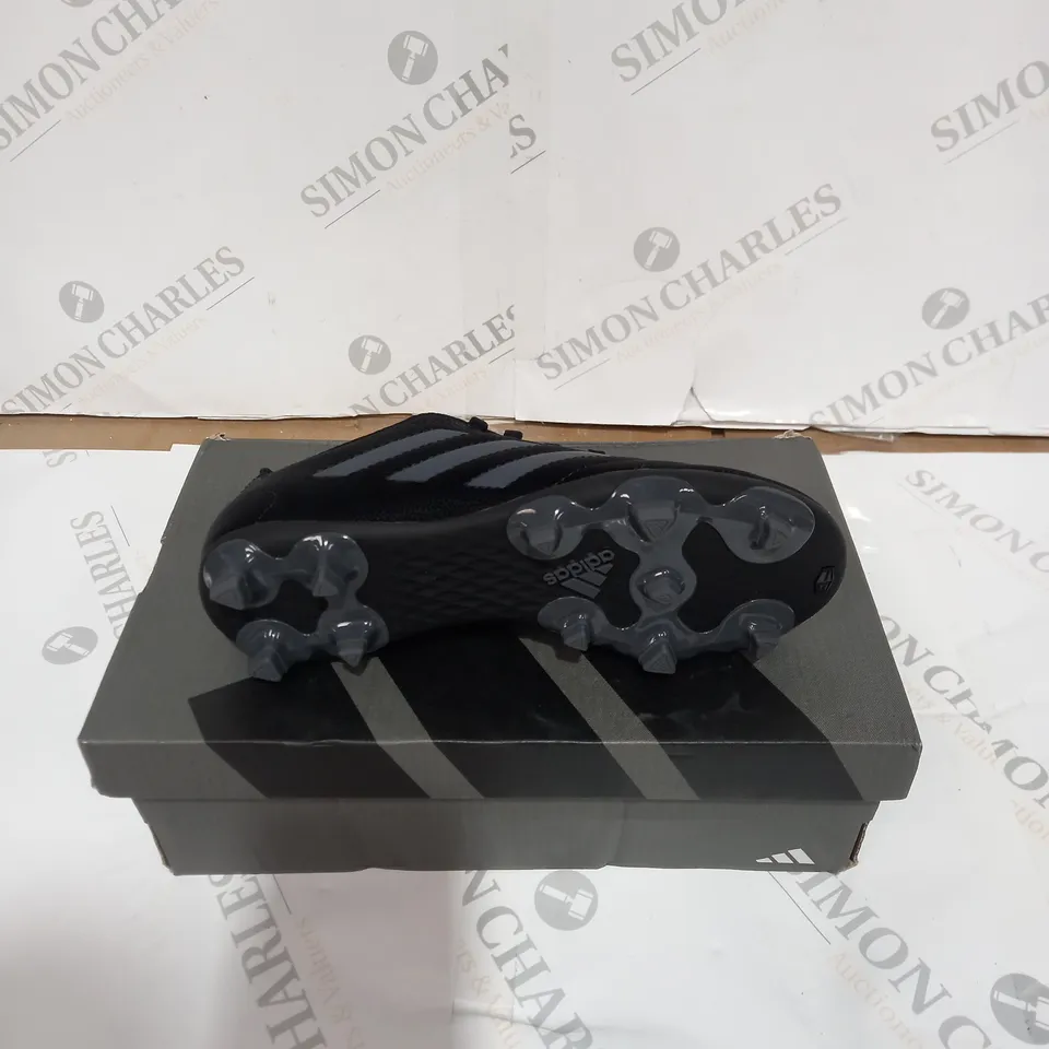 BOXED PAIR OF ADIDAS GOLETTO FIRM GROUND FOOTBALL BOOTS - BLACK, SIZE CHILDREN'S 1 