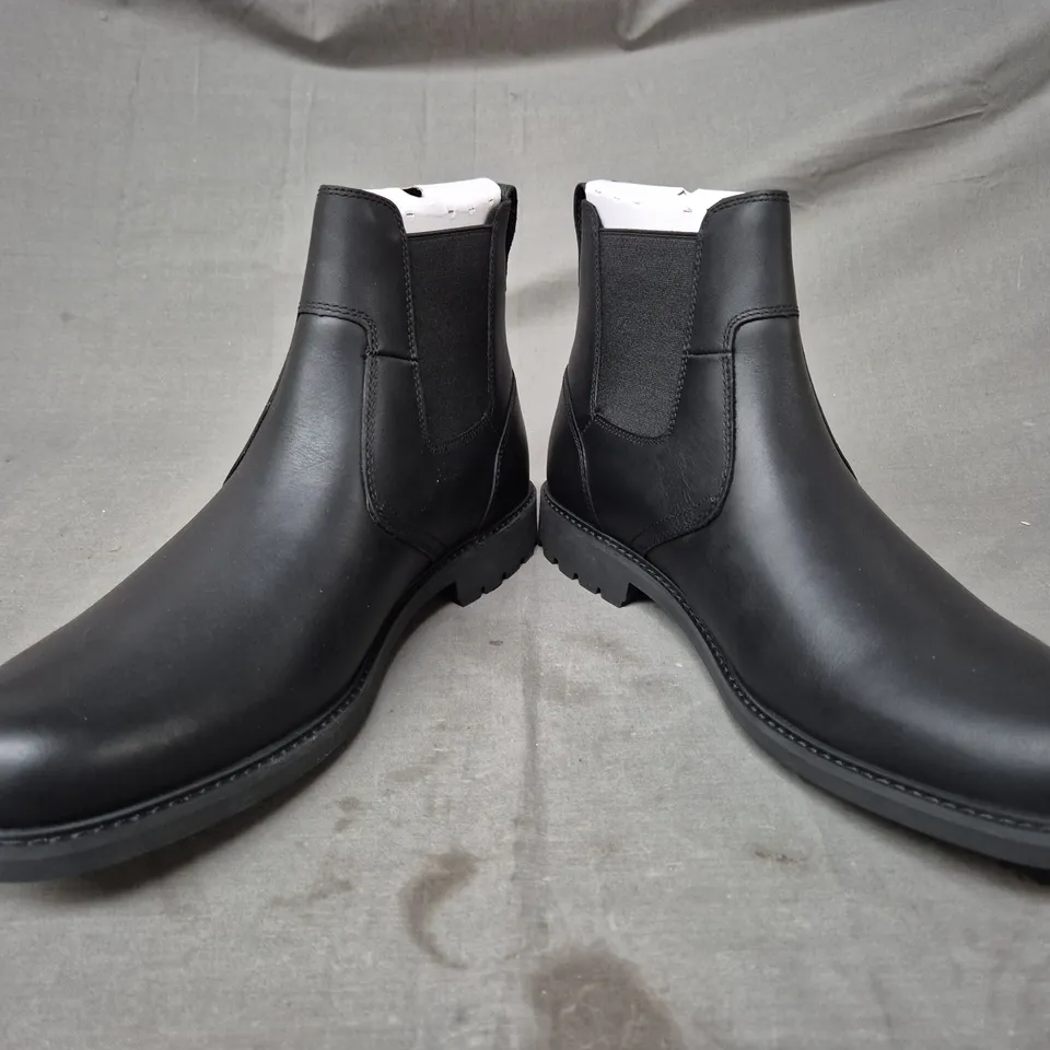 BOXED PAIR OF TIMBERLAND STORMBUCKS MID CHELSEA BOOTS IN BLACK UK SIZE 10