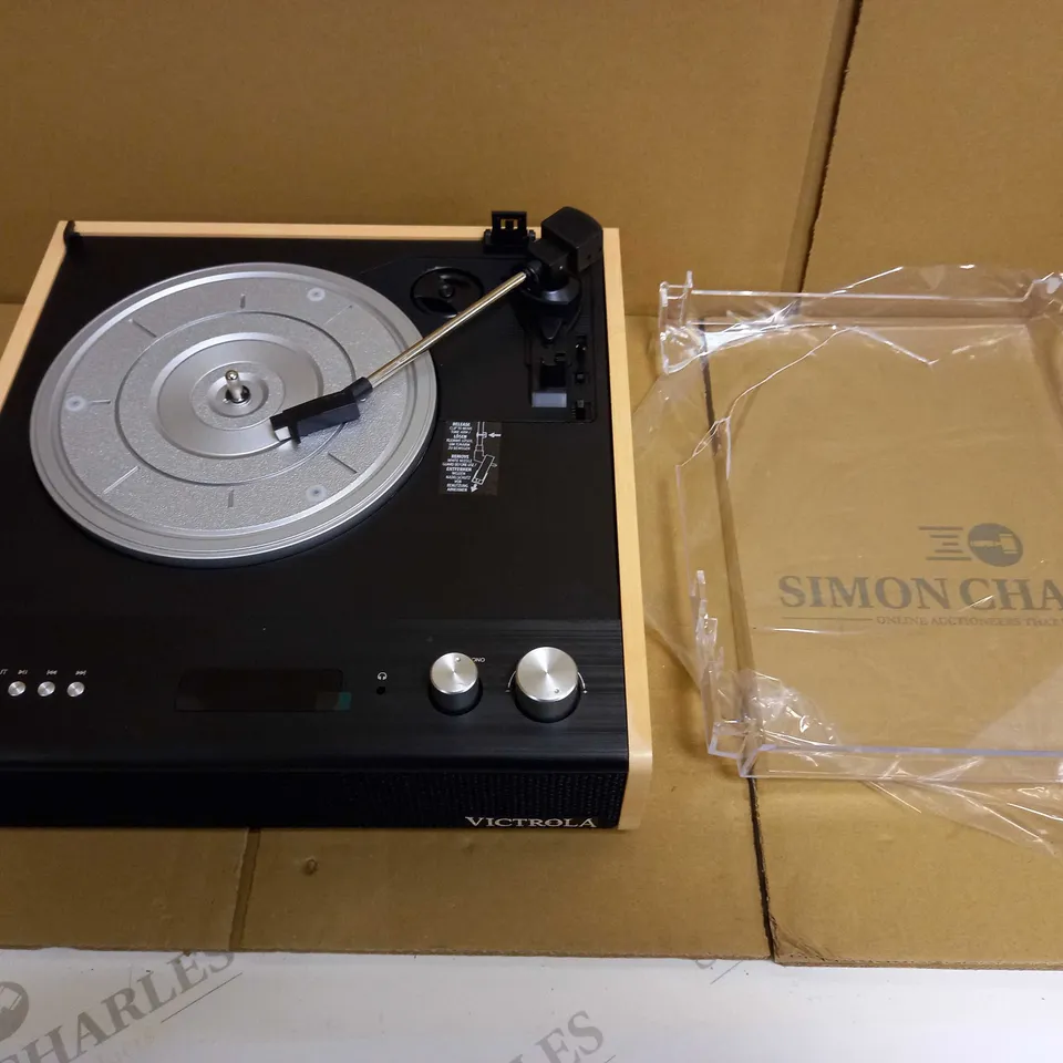 VICTROLA EASTWOOD 3-SPEED BLUETOOTH TURNTABLE