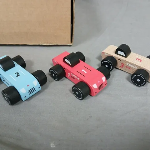 LOT OF APPROXIMATELY 20 WOODEN TOY CARS - 3 COLOURS 