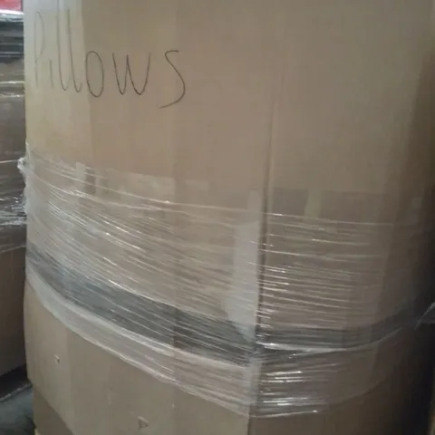 PALLET CONTAINING A LARGE QUANTITY OF PILLOWS 
