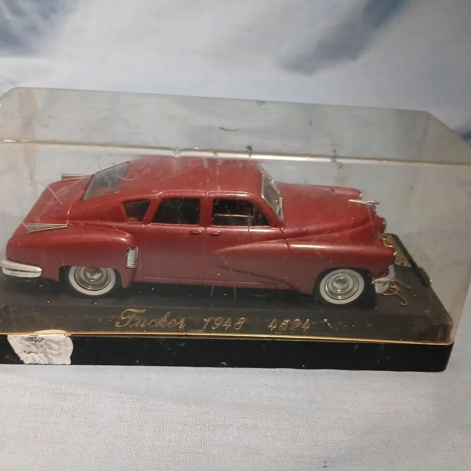 SOLIDO TUCKER 1948 4524 RED DIE-CAST VINTAGE CAR MODEL IN CLEAR DISPLAY CASE