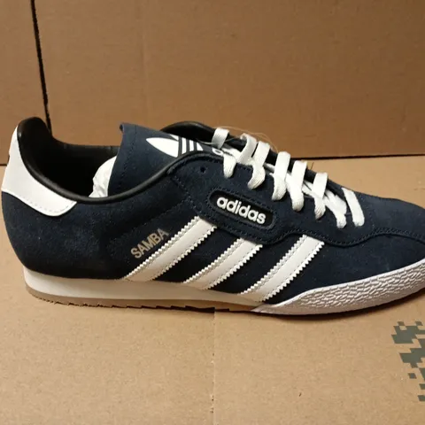 UNBOXED PAIR OF ADIDAS SAMBA TRAINERS IN NAVY - UK 9