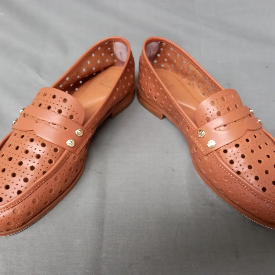 BOXED DUNE LONDON GLIMMERED LOAFERS IN TAN SIZE 4