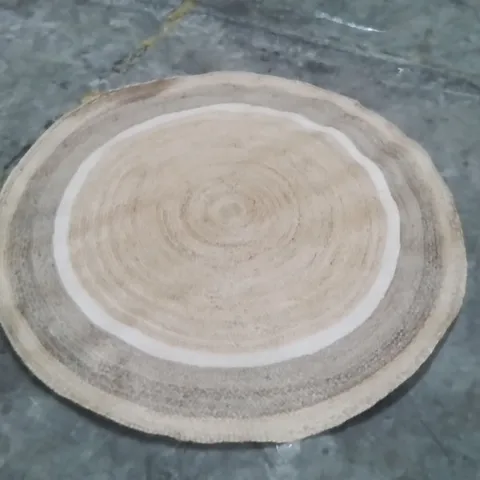 QUALITY DESIGNER RUG APPROXIMATELY 193X193