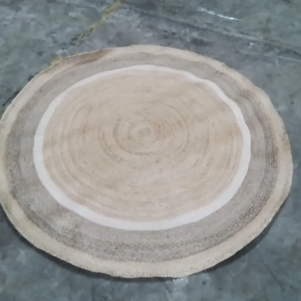 QUALITY DESIGNER RUG APPROXIMATELY 193X193