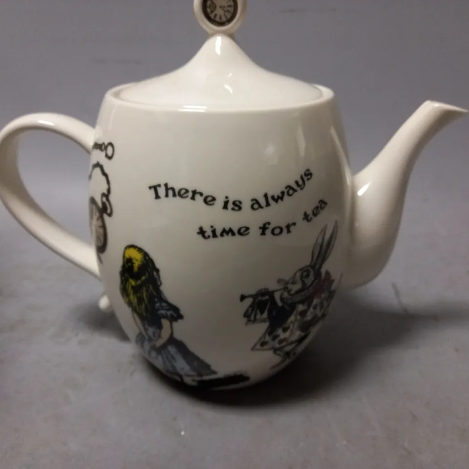 BRAND NEW ALICE IN WONDERLAND THEMED TEAPOT