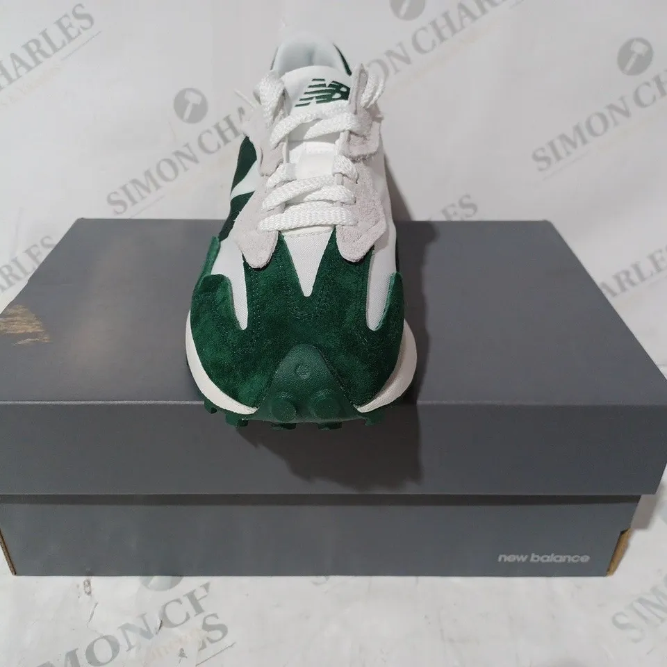 BOXED PAIR OF NEW BALANCE SHOES IN WHITE/GREEN UK SIZE 9