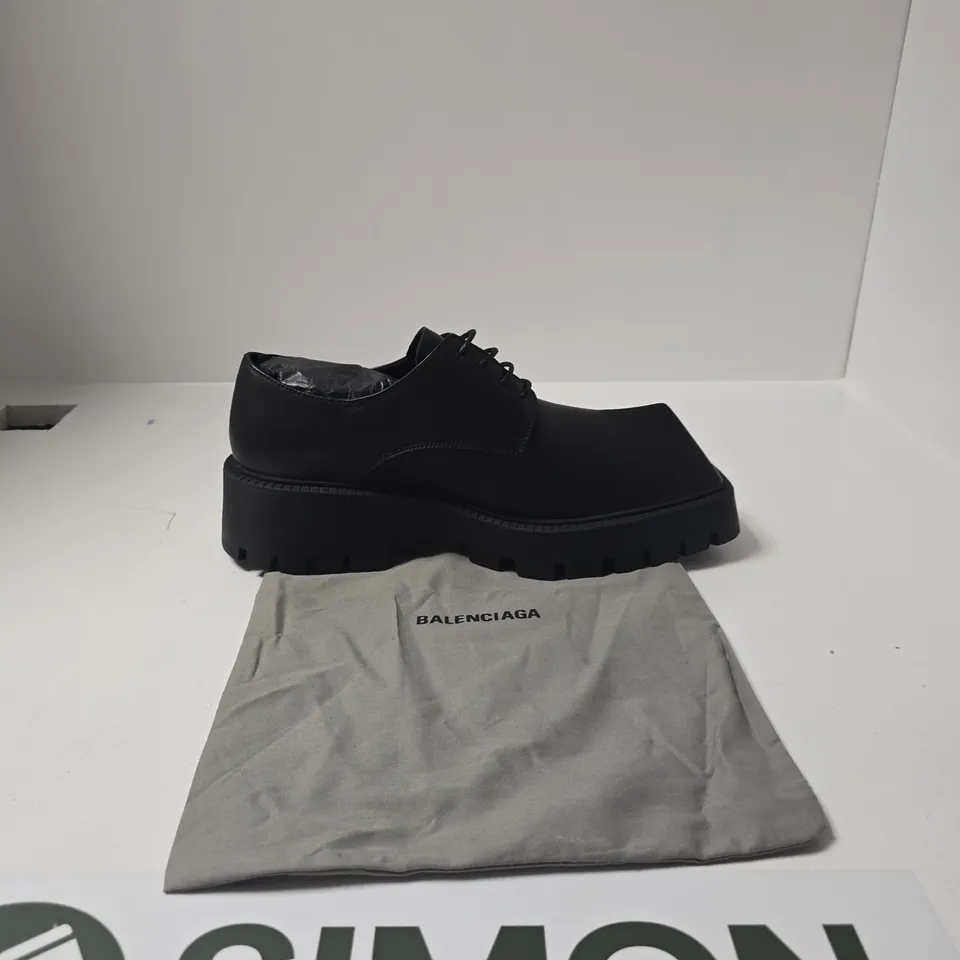 BALENCIAGA LEATHER DERBY SHOES – BLACK SIZE EU 44