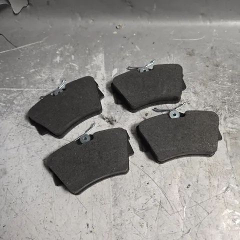 BOXED DELPHI TECHNOLOGIES LP1745 BRAKE PADS SET 