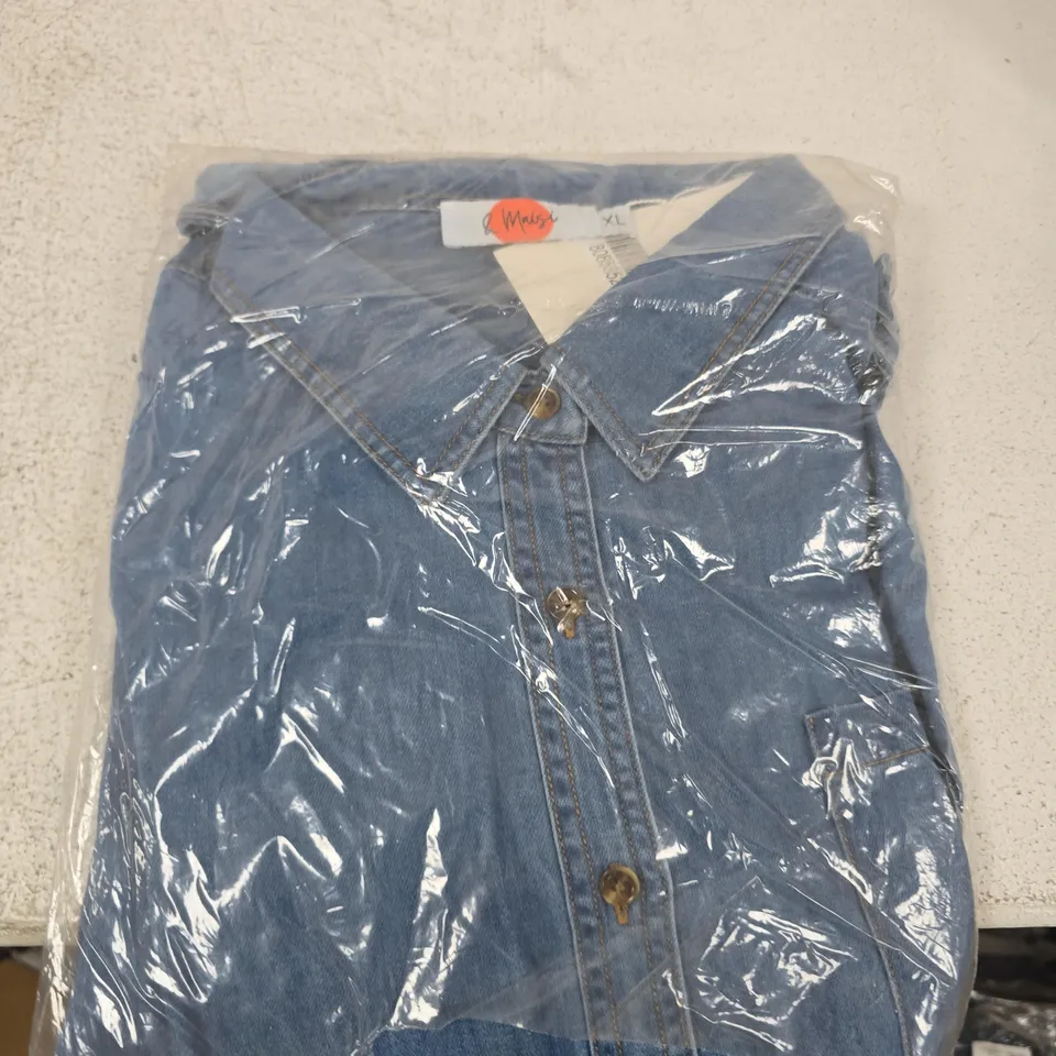 BOX OF APPROXIMATELY 20 ASSORTED ITEMS TO INCLUDE: &MAISI DENIM JACKET