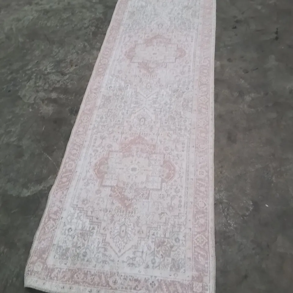 QUALITY DESIGNER AREA RUG - APPROXIMATELY 290X75CM
