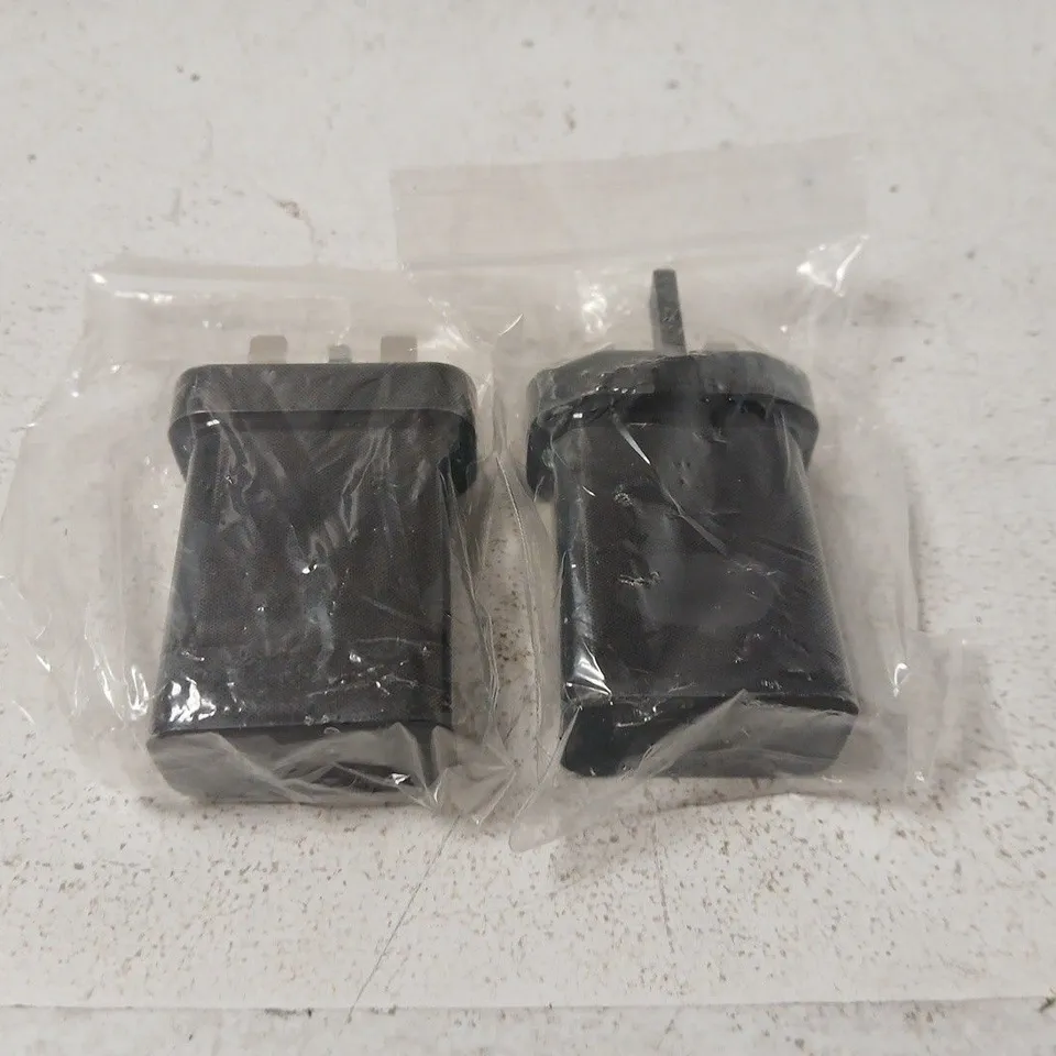LARGE QUANTITY OF PLUG ADAPTORS
