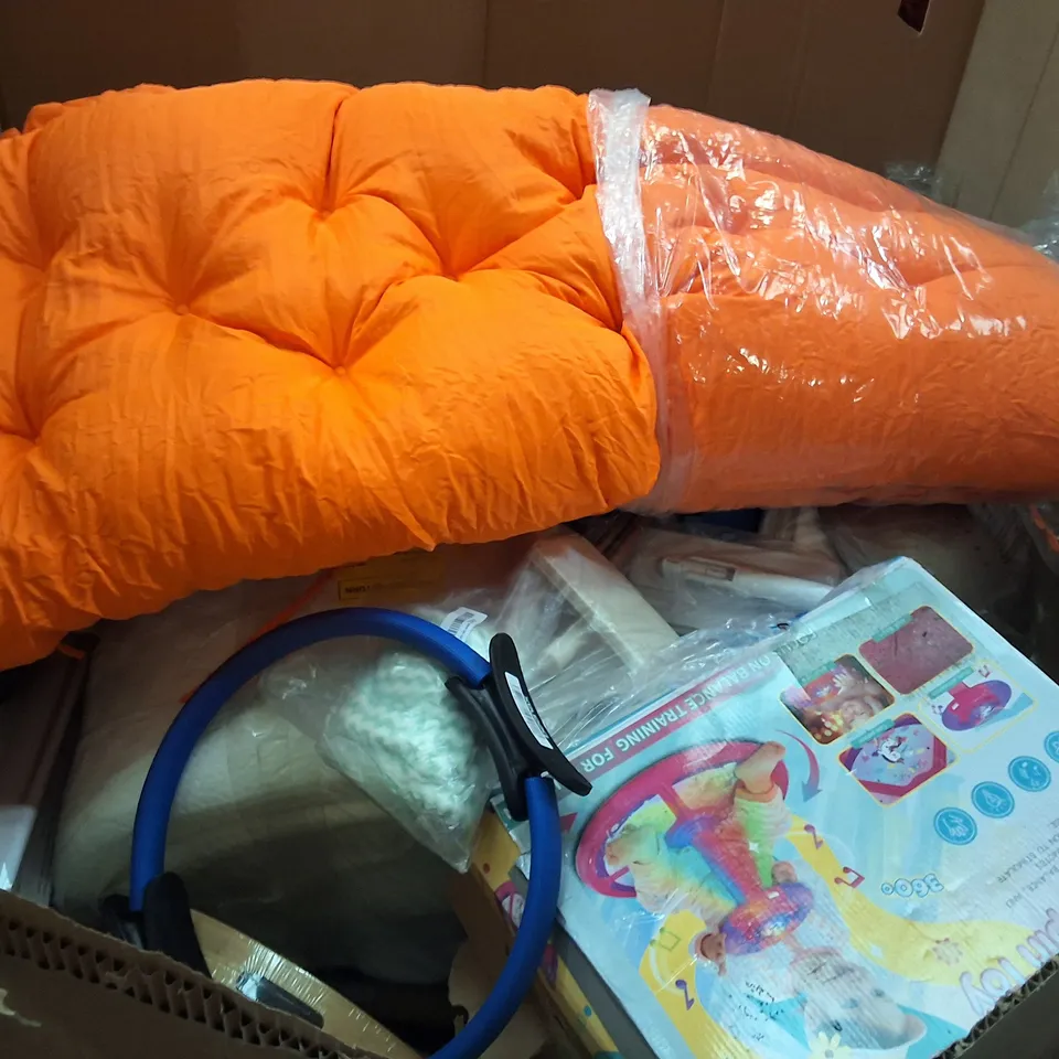 PALLET OF ASSORTED HOUSEHOLD GOODS AND ITEMS TO INCLUDE;CUSHION,SIT AND SPIN TOY,PAN