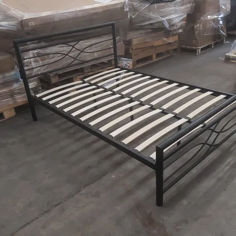 DESIGNER METAL DOUBLE BED FRAME